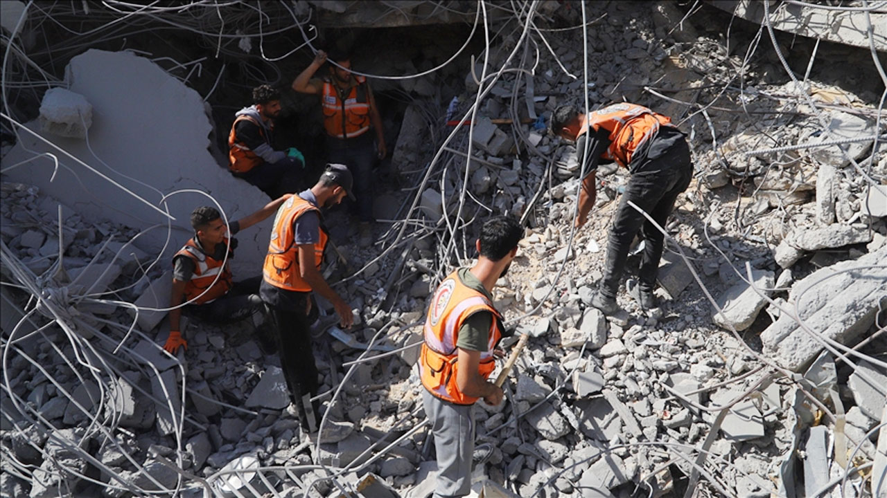 গাজায় ধ্বংসস্তূপ থেকে আরও ৯৪ ফিলিস্তিনির মরদেহ উদ্ধার